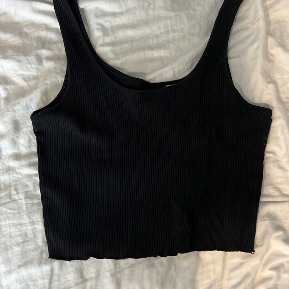Black Cropped Tank